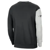 Chicago Bulls Courtside Men's Nike NBA Fleece Sweatshirt. Nike.com