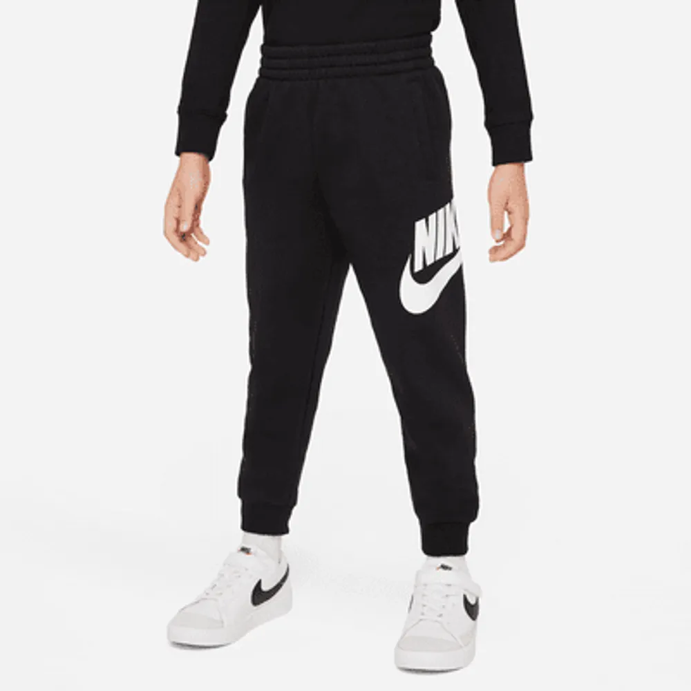 Nike Sweatpants SPORTSWEAR CLUB in black
