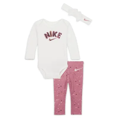 Nike Swoosh Party 3-Piece Set Baby (12-24M) Set. Nike.com