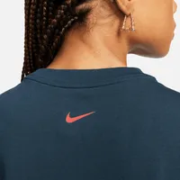 Nike Sportswear Essentials Women's T-Shirt. Nike.com