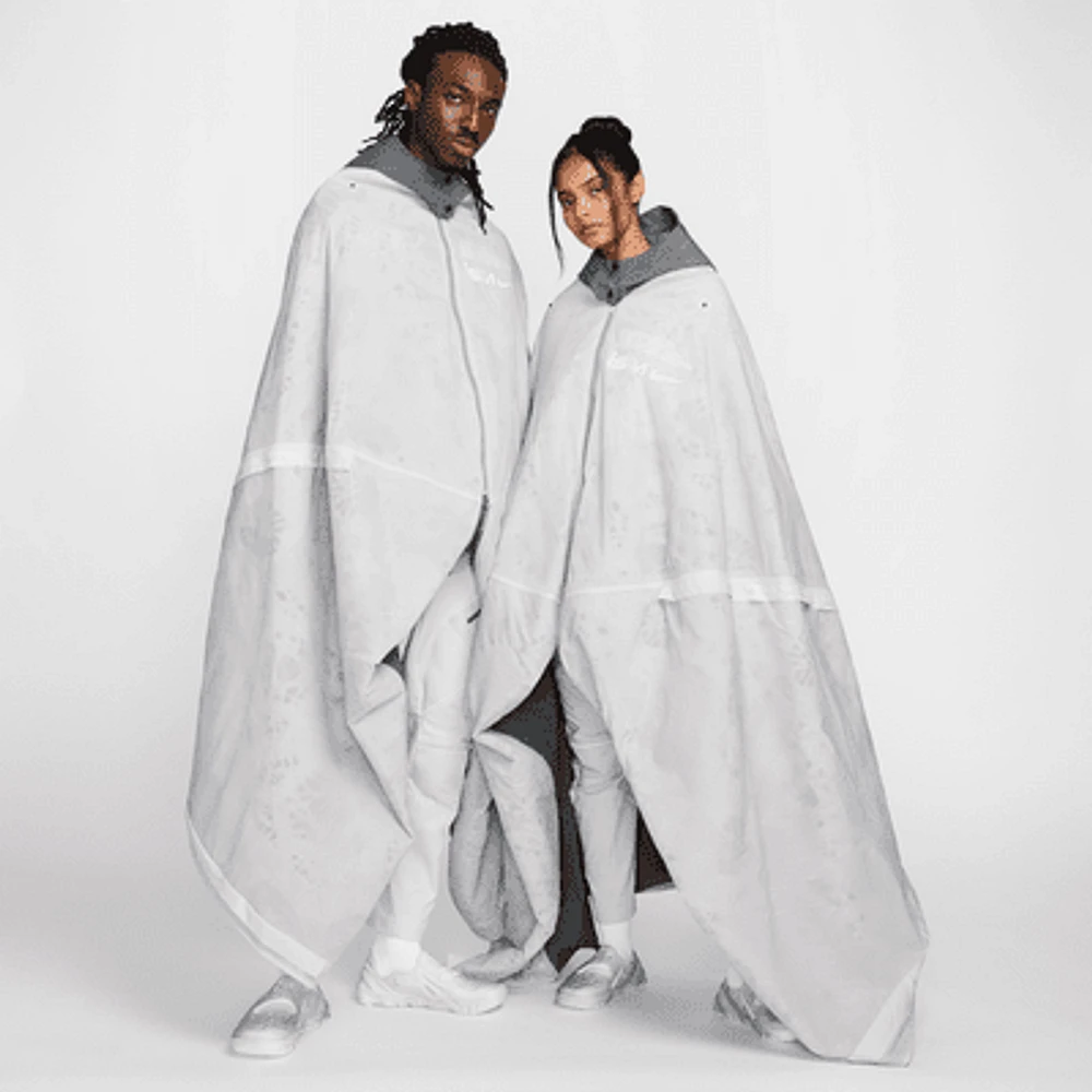 Nike ISPA Metamorph Poncho. Nike.com