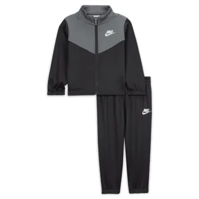 Nike Sportswear Lifestyle Essentials 2-Piece Set Baby Dri-FIT Tracksuit. Nike.com