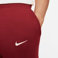 Liverpool FC Men's Nike Fleece Pants. Nike.com