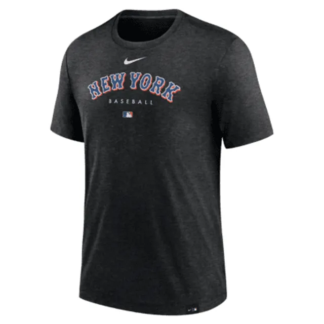 Nike Dri-FIT Early Work (MLB New York Yankees) Men's T-Shirt.