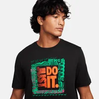 Nike Sportswear T-Shirt. Nike.com