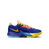 Freak 4 SE Big Kids' Basketball Shoes. Nike.com