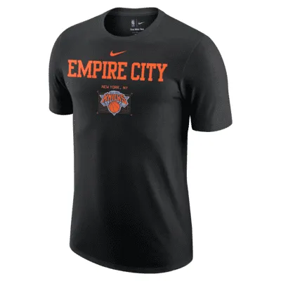 New York Knicks Men's Nike NBA T-Shirt. Nike.com