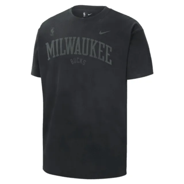 Nike / Youth Milwaukee Bucks Practice Performance Long Sleeve T-Shirt