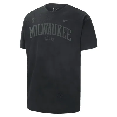 Milwaukee Bucks Courtside Max90 Men's Nike NBA T-Shirt. Nike.com