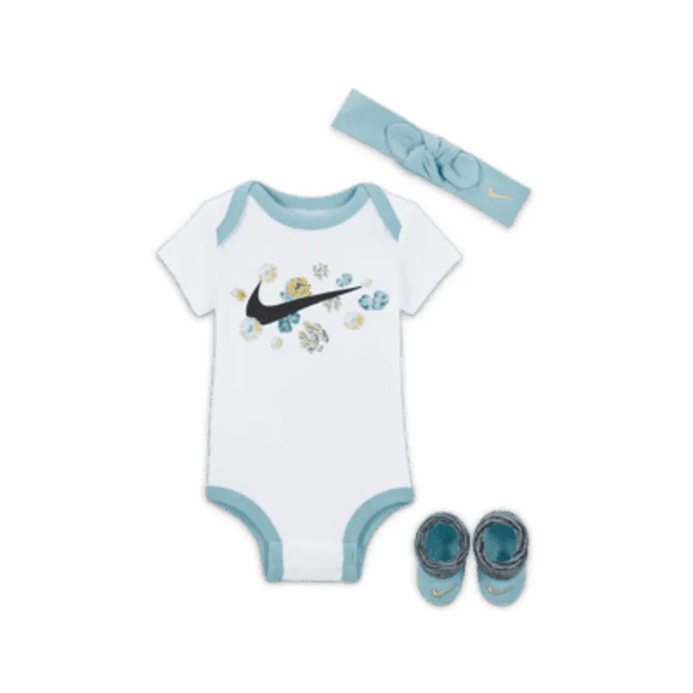 Nike Floral 3-Piece Bodysuit Box Set Baby Set. Nike.com