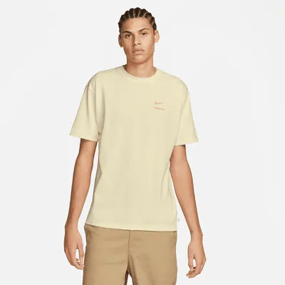 Nike SB x Doyenne Men's Skate T-Shirt. Nike.com