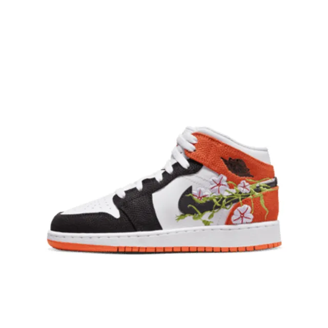 Air Jordan 1 Mid SE Big Kids' Shoes