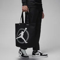 Jordan Graphic Tote Tote Bag. Nike.com