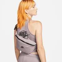 Nike Sportswear Revolution Women's Sports Utility 1/2-Zip Jacket. Nike.com