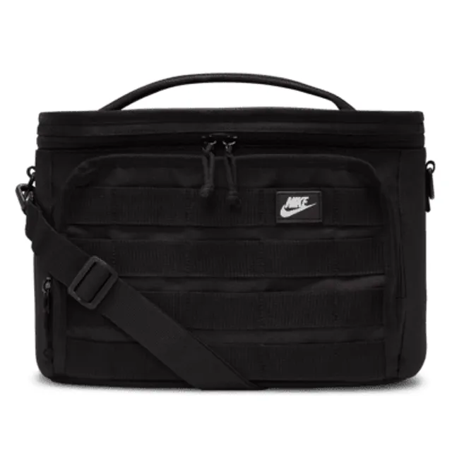 Nike Sportswear Plus Lunch Bag (9L). Nike.com
