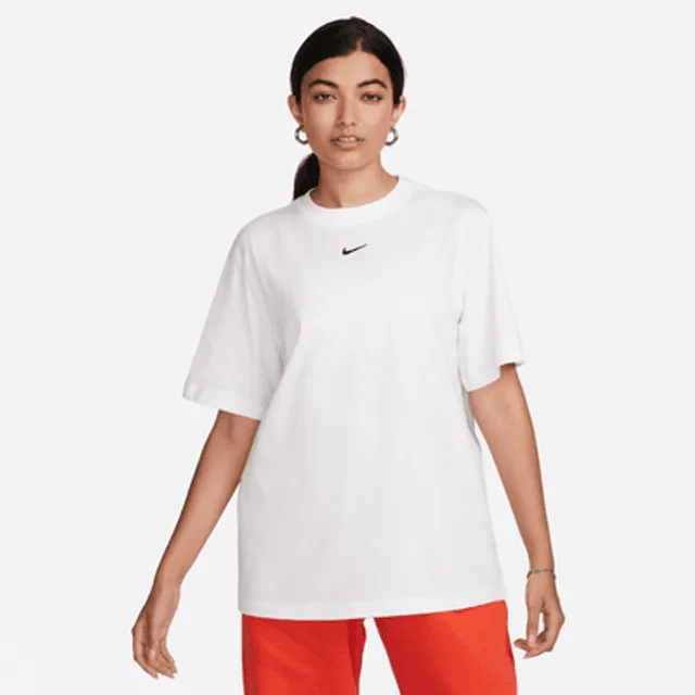Nike Womens Essential Icon Futura T-Shirt BV6169-101 Size S  White/University Red : : Clothing, Shoes & Accessories