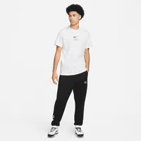 Nike Sportswear Men's T-Shirt. Nike.com