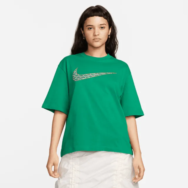 Nike Sportswear Women's Boxy T-Shirt (Plus Size). Nike.com