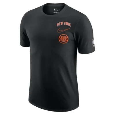 New York Knicks Courtside City Edition Men's Nike Max90 NBA T-Shirt. Nike.com