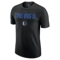 Dallas Mavericks Men's Nike NBA T-Shirt. Nike.com