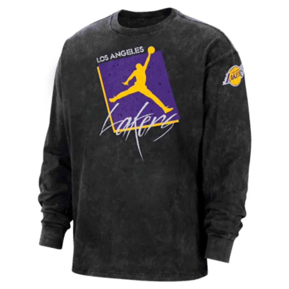 Los Angeles Lakers Courtside Statement Edition Men's Jordan Max90 NBA Long-Sleeve T-Shirt. Nike.com