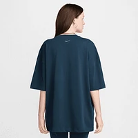 Nike Sportswear Essential Women's Oversized T-Shirt. Nike.com