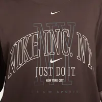 Nike Sportswear Essential Women's Graphic T-Shirt. Nike.com