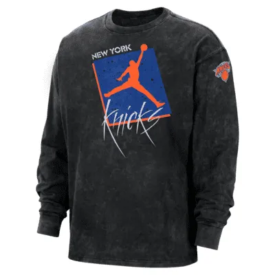 New York Knicks Courtside Statement Edition Men's Jordan Max90 NBA Long-Sleeve T-Shirt. Nike.com