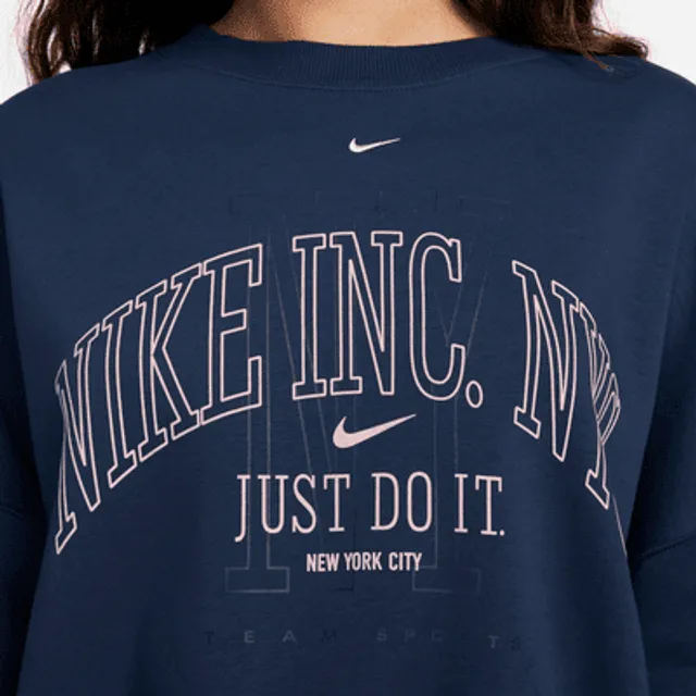 Nike Sportswear Women's Oversized Fleece Crew-Neck Sweatshirt. Nike CA