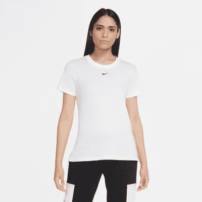 Tee-shirt Nike Sportswear pour Femme. FR