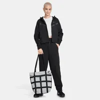 Nike Sportswear Forward Cargo Tote (12L). Nike.com