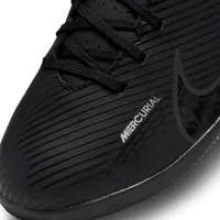 Nike Jr. Mercurial Vapor 15 Club IC Little/Big Kids' Indoor/Court Soccer Shoes. Nike.com