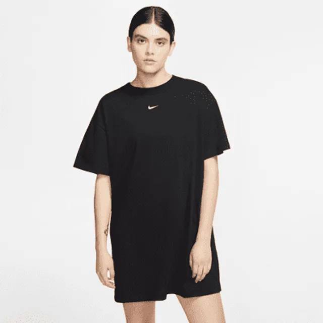 Nike Sportswear Essential Women's High-Waisted Leggings (Plus Size). UK