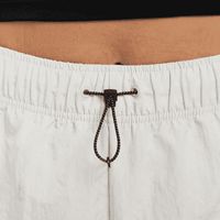 Short tissé à taille haute Nike Sportswear Essential pour Femme. FR