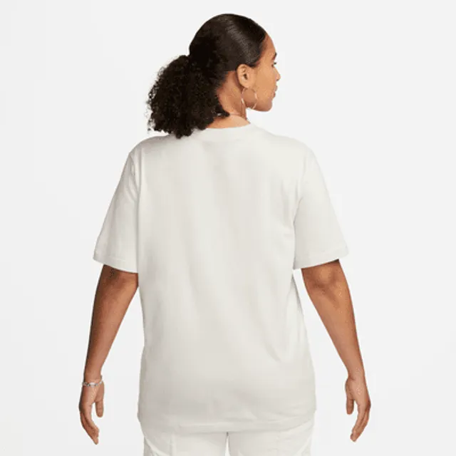 Nike Sportswear Essential Womens T-Shirt - Plus Size - Sangria/White