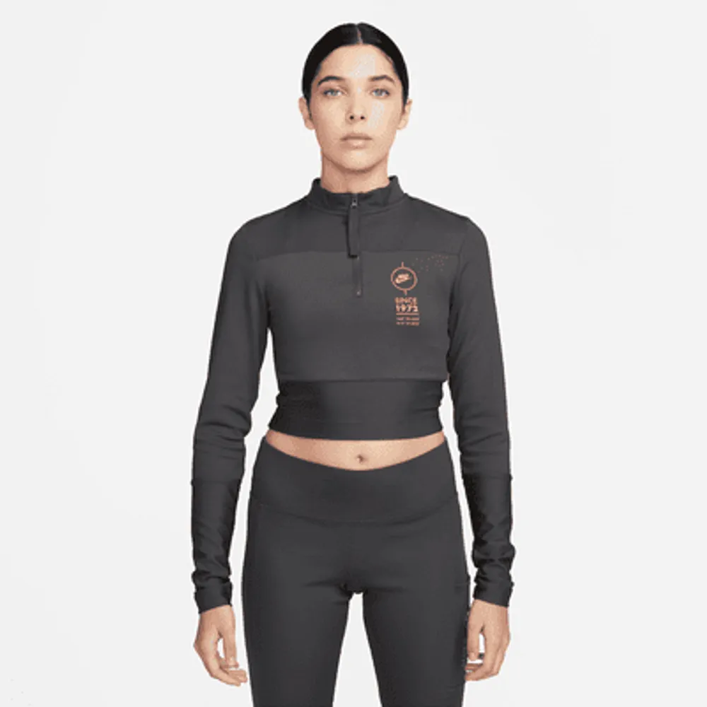 Nike Sportswear Gym Vintage Women's Crew Shirt, Black/Sail, Large