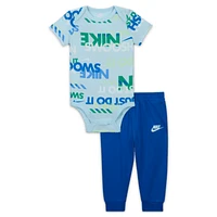 Nike Sportswear Playful Exploration Baby (0-9M) Printed Bodysuit and Pants Set. Nike.com