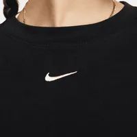 Nike Sportswear Essential Women's Oversized short-sleeve T-Shirt. Nike.com