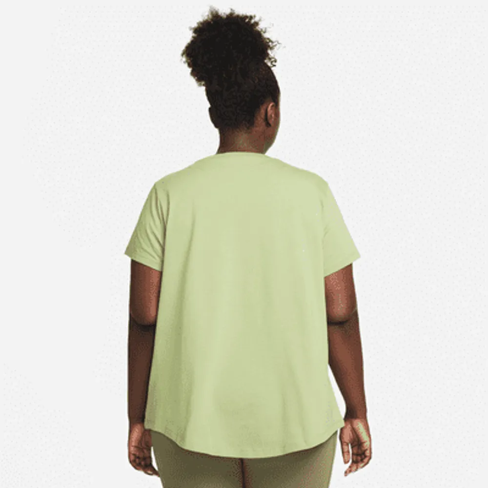 Nike Sportswear Swoosh Women's Graphic T-Shirt (Plus Size). Nike.com
