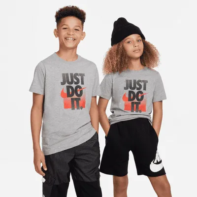 Tee-shirt Nike Sportswear pour enfant plus âgé. FR