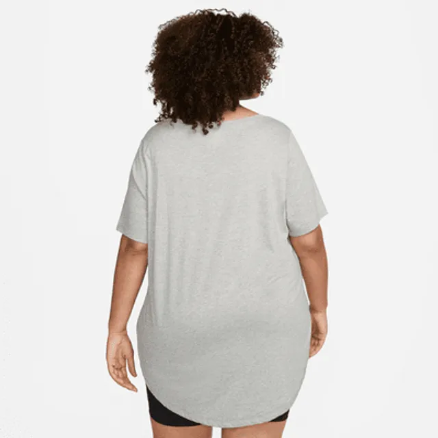 Nike Sportswear Essential Women's Tunic (Plus Size)