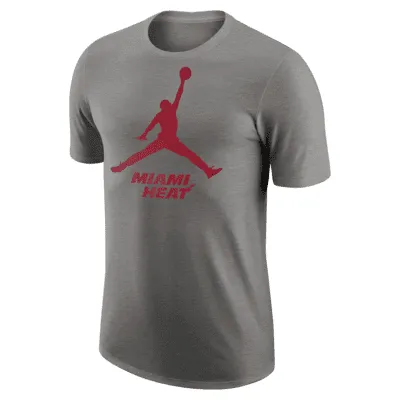 Miami Heat Essential Men's Jordan NBA T-Shirt. Nike.com