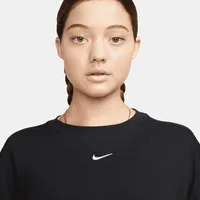 Nike Sportswear Essential Women's Oversized short-sleeve T-Shirt. Nike.com