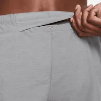 Short de running avec sous-short intégré Nike Challenger 13 cm pour Homme. FR