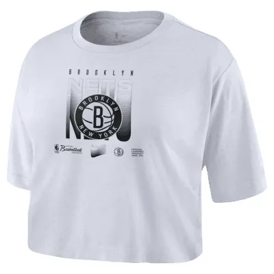 Brooklyn Nets Courtside Women's Nike NBA Cropped T-Shirt. Nike.com