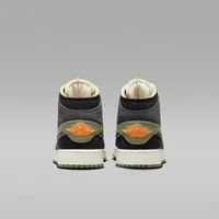 Air Jordan 1 Mid SE Craft Big Kids' Shoes. Nike.com
