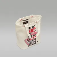 Jordan Graphic Tote Tote Bag. Nike.com