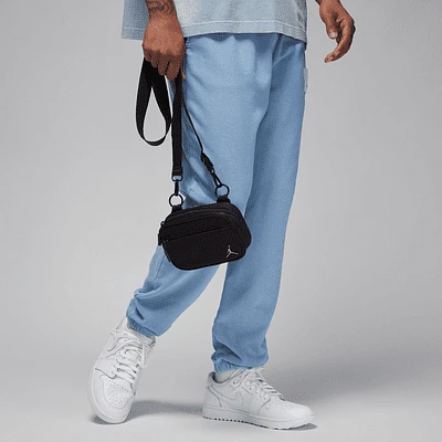 Jordan Alpha Camera Bag (1L). Nike.com