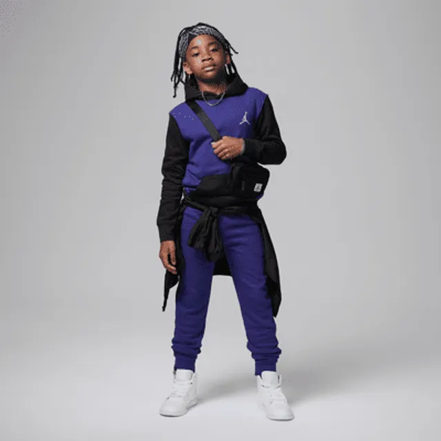 Conjunto de duas peças com hoodie Jordan MJ Essentials Fleece Pullover Set  para criança. Nike PT