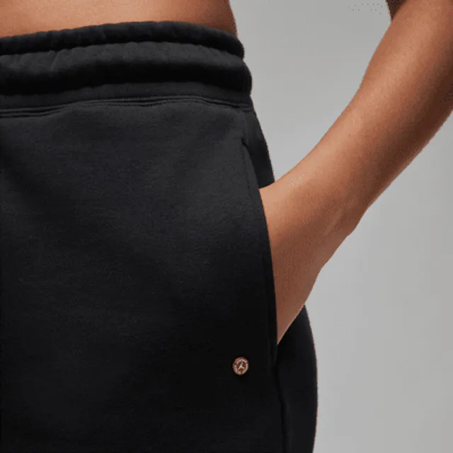 Jordan Artist Series by Jordan Moss Women's Brooklyn Fleece Shorts.